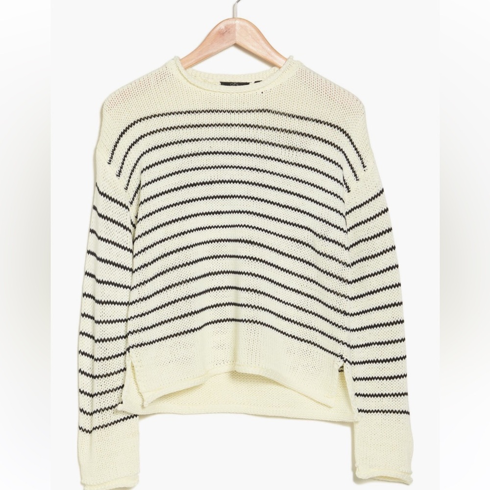 Stripe, cropped pull over sweater.